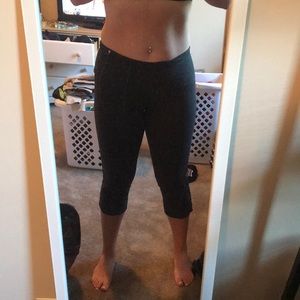 PINK VS Crop Yoga Pants